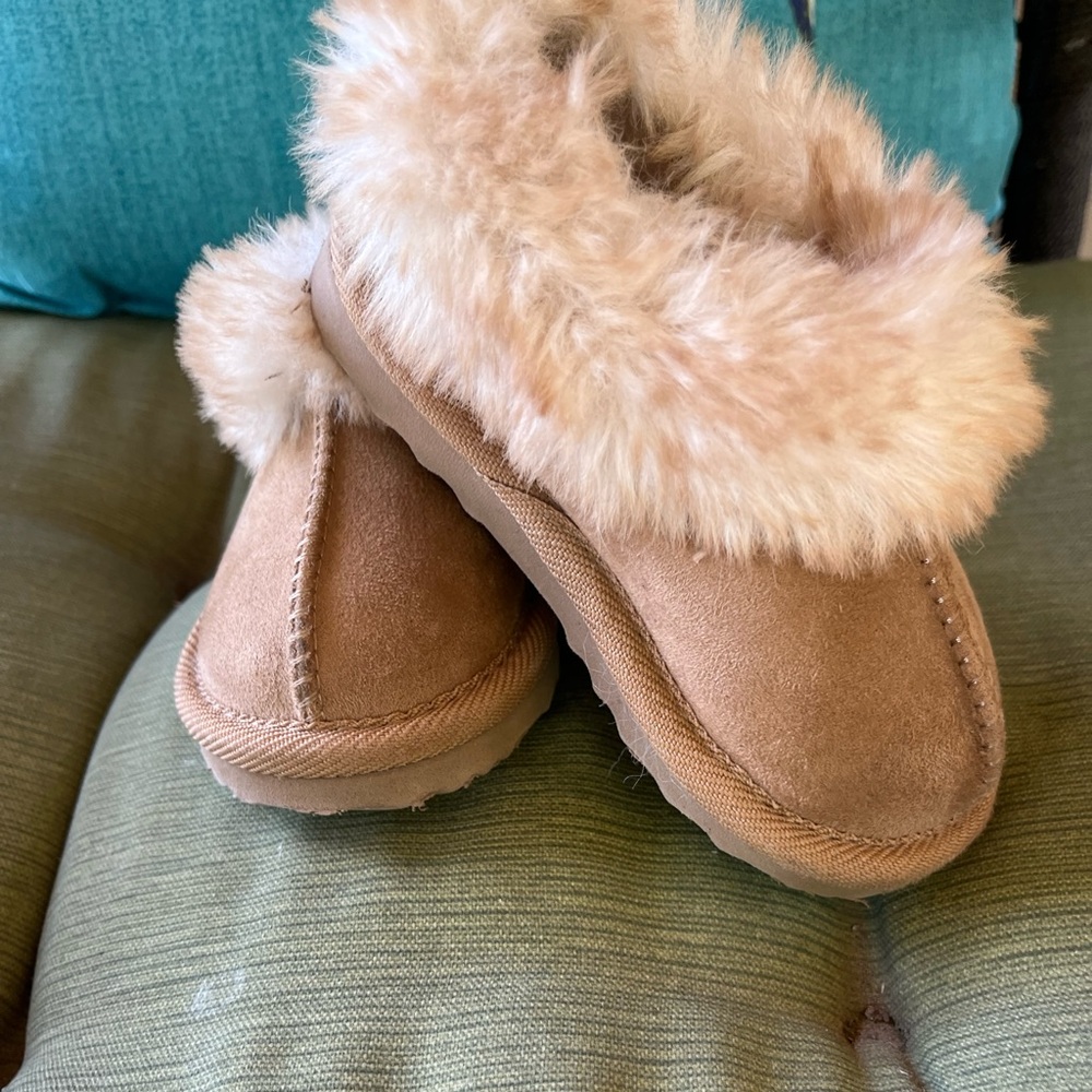 Kids Tan Fur-Lined Slippers